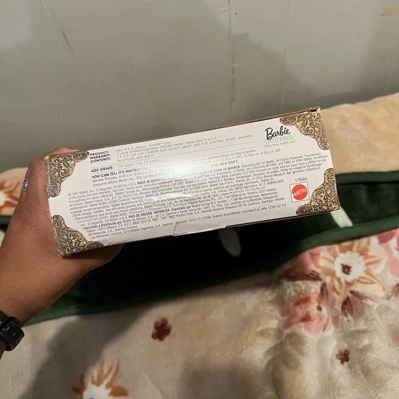 AVON Barbie Victorian Doll with Hat - Picture 6 of 6